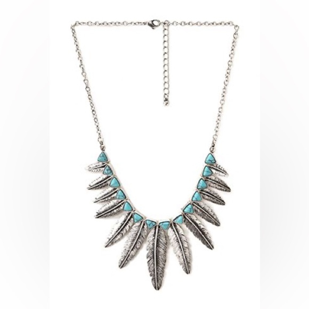 Vintage Leaf Shaped Pendant Necklace